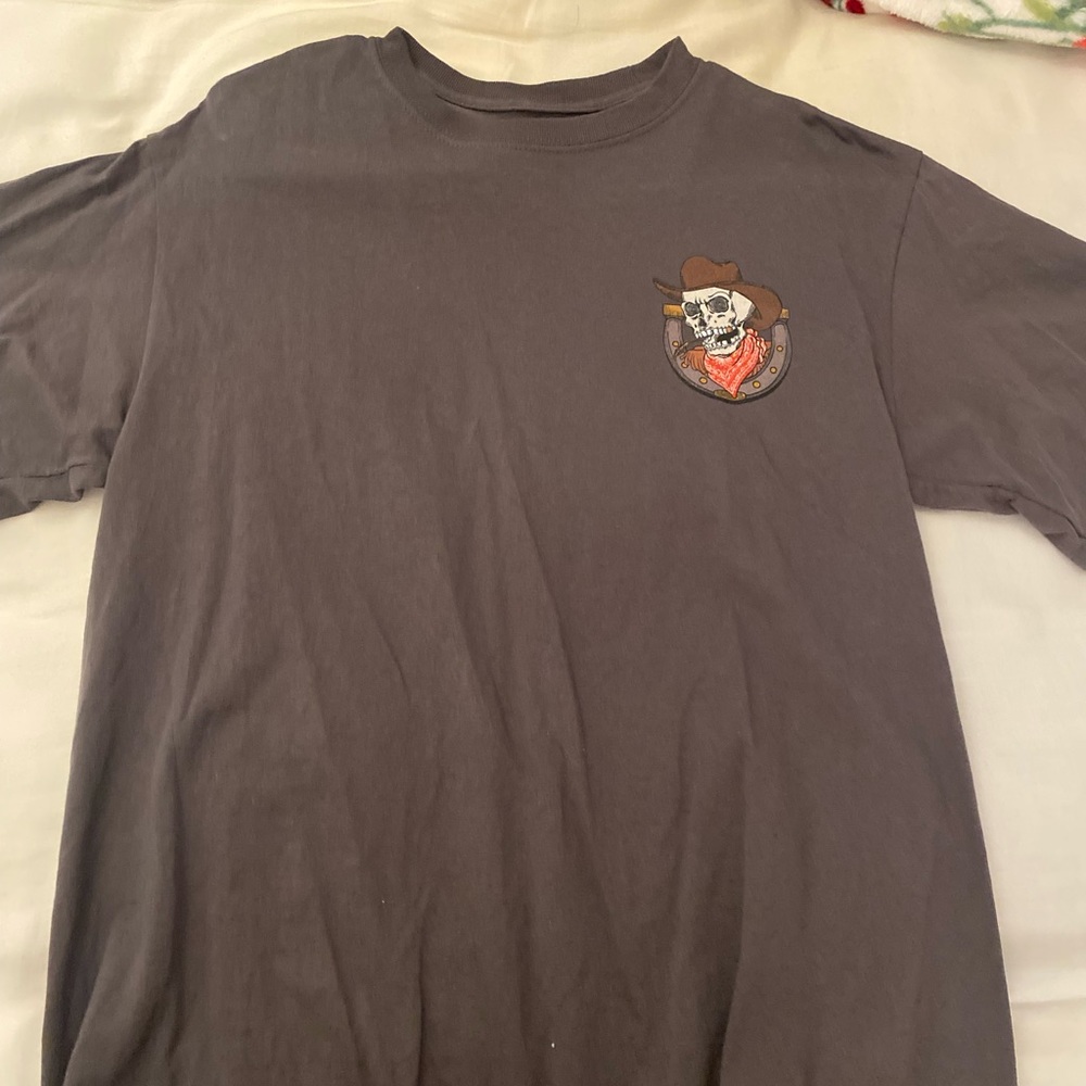 graphic tee - Picture 3 of 3